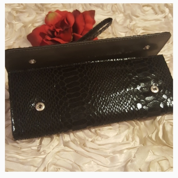 Charlotte Russe Clutch Wallet . - Picture 5 of 8